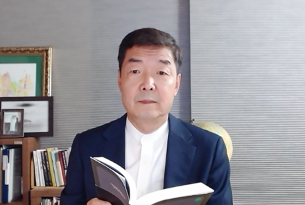 《빚의 심리학》 김도종 저자 “빚 권하는 사회에서 살아남는 법, 부채의 위험을 직시하라”