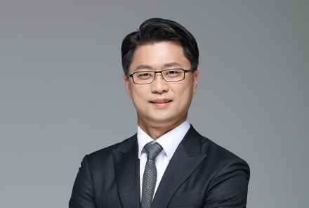 《스타트업을 변호하다》 김정민 저자 “법은 성장을 가로막는 장애물이 아니라 무기다”… 창업가 출신 변호사의 생존 전략